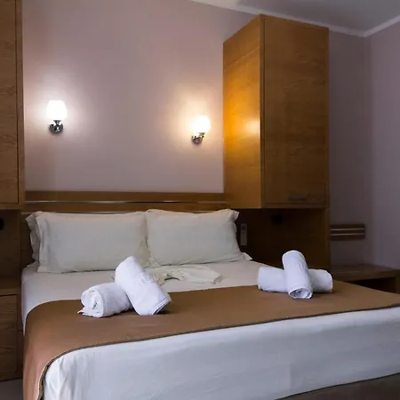 Pandora Tirana